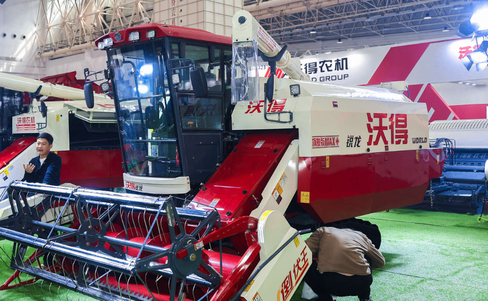 江苏。2025年1-11月拖拉机累计出口金额同比增长28.6%